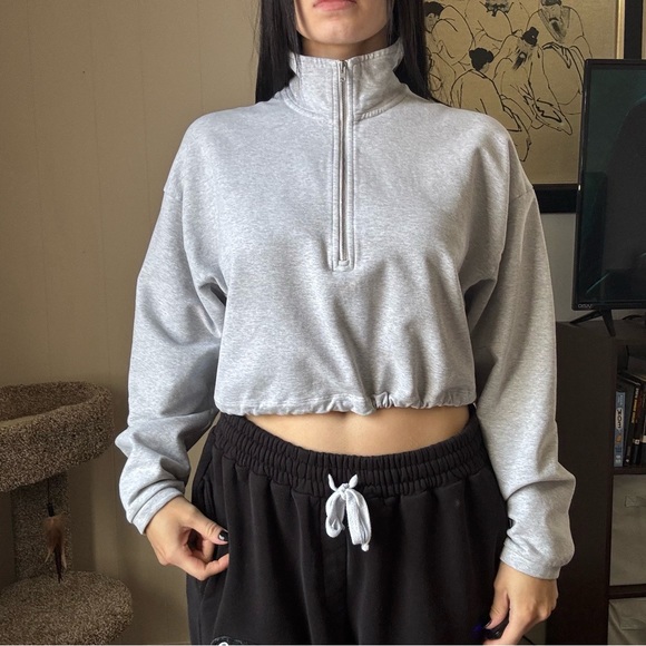 Aritzia The Group Babaton Cropped Quarter-Zip Sweatshirt - Picture 2 of 6